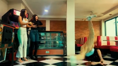 Yeik Lawson Rodríguez Costa Ricas Call Center Rap Breakdancing commerical (4)