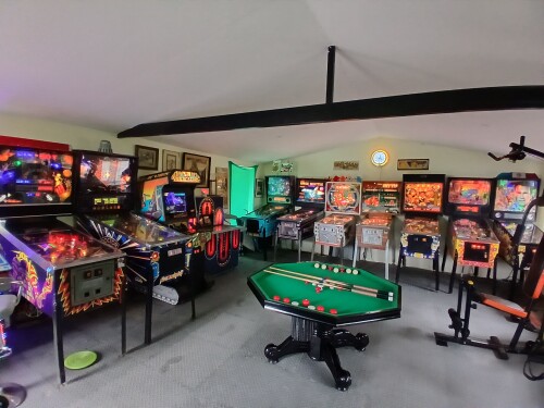 10 pinball machines. jukebox and bumper pool. Richard Blank Costa Rica Collection